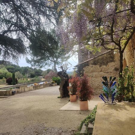 Charme Et Authenticite Dans Une Ferme. Lourmarin Bagian luar foto